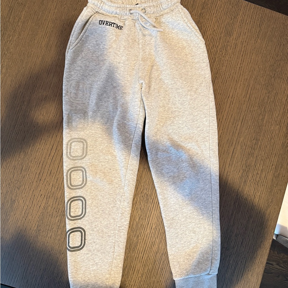 Overtime Kids' Heather Gray Jogger Sweatpants in excellent condition